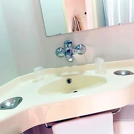 Fasthotel Cambrai * Proville