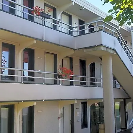 מלון Fasthotel Cambrai