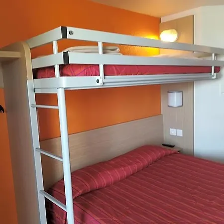 Fasthotel Cambrai Hotel *